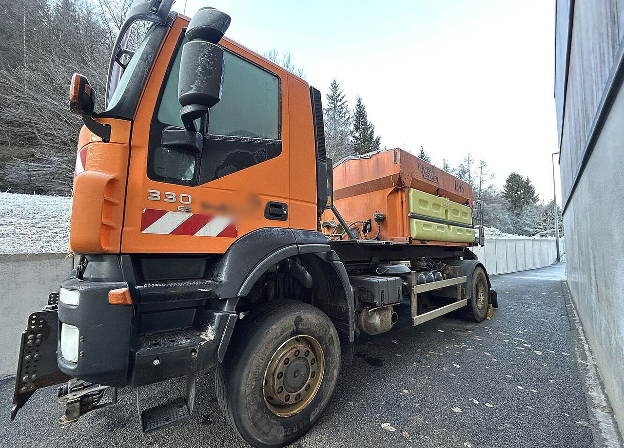 Trakker AD190T33WP 4x4 Trakker AD190T33WP 4x4, Winterdienstausstattung - Гаковий мультиліфт вантажівка: фото 2 Trakker AD190T33WP 4x4 Trakker AD190T33WP 4x4, Winterdienstausstattung - Гаковий мультиліфт вантажівка: фото 2