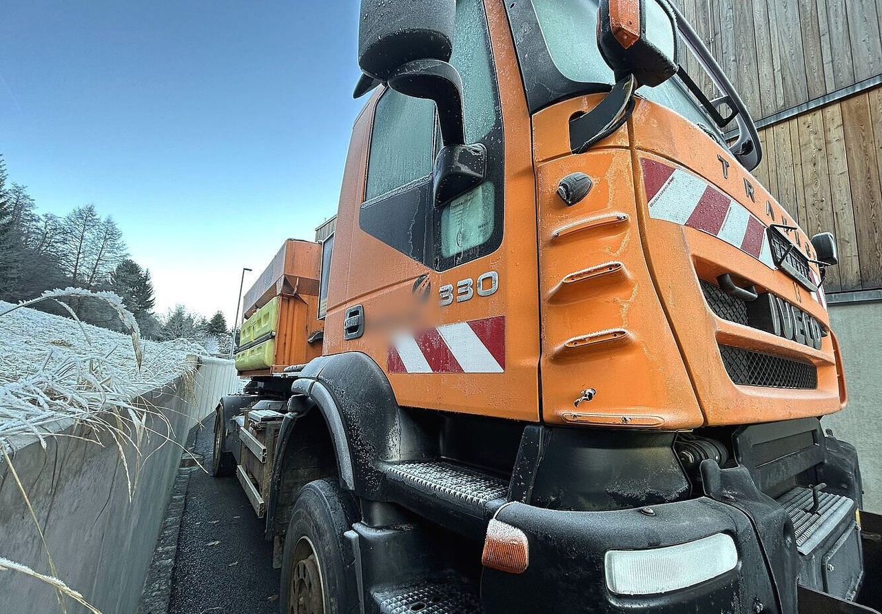 Trakker AD190T33WP 4x4 Trakker AD190T33WP 4x4, Winterdienstausstattung - Гаковий мультиліфт вантажівка: фото 3 Trakker AD190T33WP 4x4 Trakker AD190T33WP 4x4, Winterdienstausstattung - Гаковий мультиліфт вантажівка: фото 3