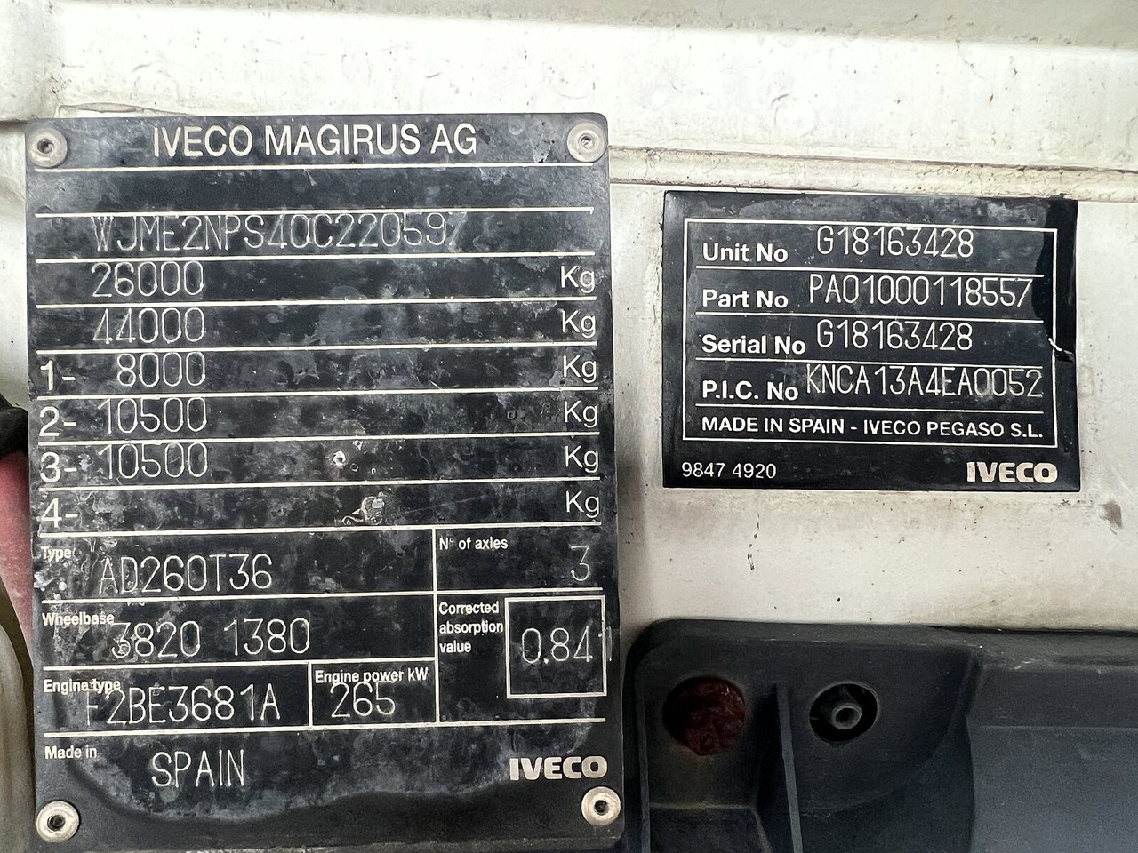 Trakker AD260T36 6x4 Trakker AD260T36 6x4 - Вантажівка шасі: фото 2 Trakker AD260T36 6x4 Trakker AD260T36 6x4 - Вантажівка шасі: фото 2