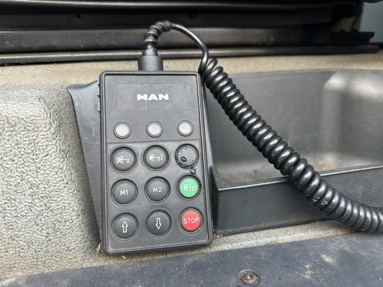 MAN TGA 18.350 4x2 LL TGA 18.350 4x2 LL, Fahrschulausstattung - Вантажівка: фото 5 MAN TGA 18.350 4x2 LL TGA 18.350 4x2 LL, Fahrschulausstattung - Вантажівка: фото 5