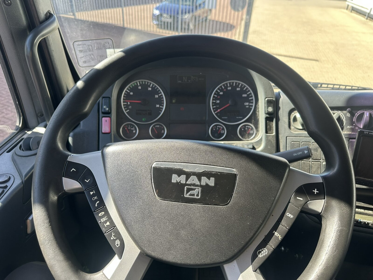 MAN TGA 18.360 LL 4x2 TGA 18.360 LL 4x2, Fahrschule - Вантажівка: фото 5 MAN TGA 18.360 LL 4x2 TGA 18.360 LL 4x2, Fahrschule - Вантажівка: фото 5