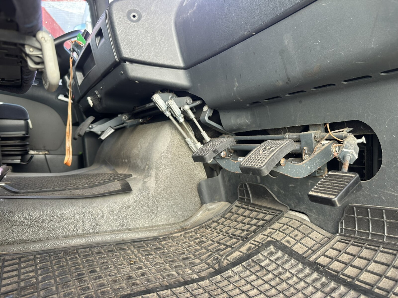 MAN TGA 18.360 LL 4x2 TGA 18.360 LL 4x2, Fahrschule - Вантажівка: фото 2 MAN TGA 18.360 LL 4x2 TGA 18.360 LL 4x2, Fahrschule - Вантажівка: фото 2