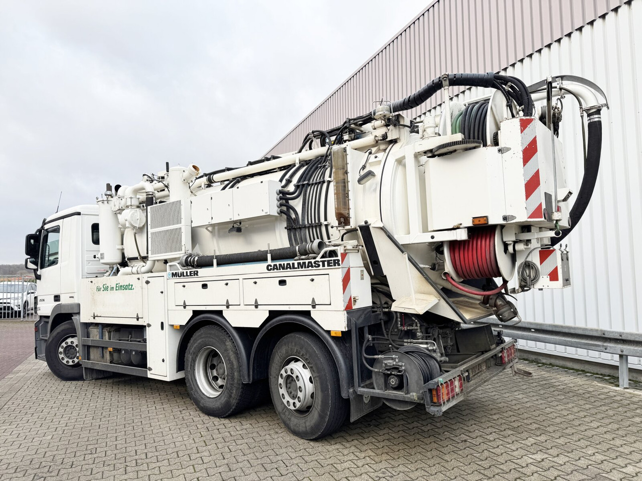 Mercedes-Benz Actros 2536 L 6x2 Actros 2536 L 6x2, Müller Saug- und Spülwagen ca. 10,5m³, Lenkachse - Вантажівка: фото 3 Mercedes-Benz Actros 2536 L 6x2 Actros 2536 L 6x2, Müller Saug- und Spülwagen ca. 10,5m³, Lenkachse - Вантажівка: фото 3