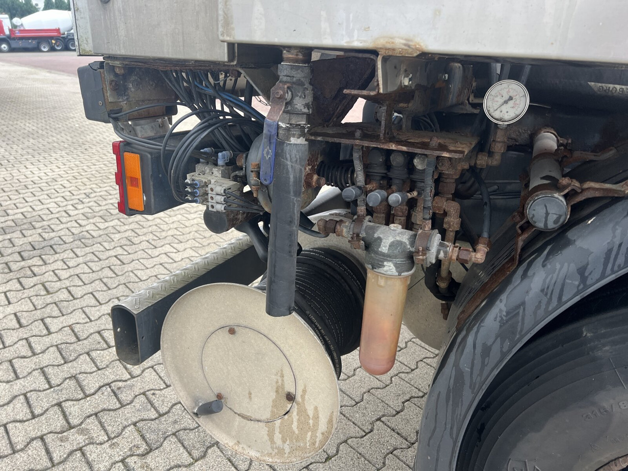 Mercedes-Benz Actros 2541 L 6x2 Actros 2541 L 6x2, Lenkachse, Küller Saug- und Spülwagen ca. 14m³ - Вантажівка: фото 4 Mercedes-Benz Actros 2541 L 6x2 Actros 2541 L 6x2, Lenkachse, Küller Saug- und Spülwagen ca. 14m³ - Вантажівка: фото 4