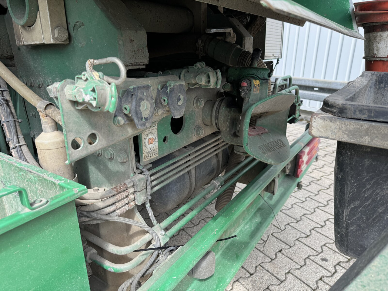 Mercedes-Benz Actros 3244 L 8x2/6 Actros 3244 L 8x2/6, Assmann Saug- und Spülwagen ca. 12,7m³, WRG, ADR, 2x Lenkachse, Funk - Вантажівка: фото 4 Mercedes-Benz Actros 3244 L 8x2/6 Actros 3244 L 8x2/6, Assmann Saug- und Spülwagen ca. 12,7m³, WRG, ADR, 2x Lenkachse, Funk - Вантажівка: фото 4