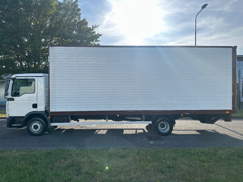 MAN TGL 12.210 MANUAL + 2000 KG LIFT + 2.60 M HIGH BIG BOX + AIRCO + SPRING / SPRING + 3 SEATS - Вантажівка з закритим кузовом: фото 2 MAN TGL 12.210 MANUAL + 2000 KG LIFT + 2.60 M HIGH BIG BOX + AIRCO + SPRING / SPRING + 3 SEATS - Вантажівка з закритим кузовом: фото 2