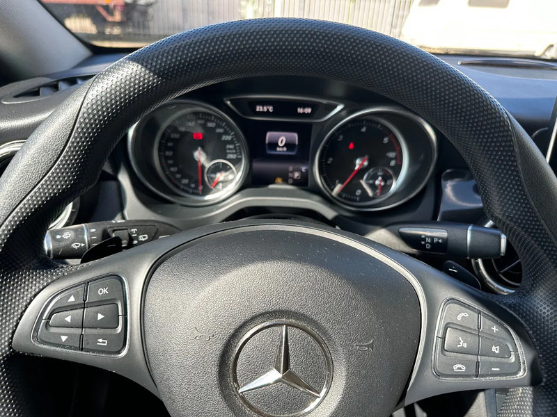 Легковий автомобіль Mercedes-Benz CLA-Klasse 200 D - SHOOTING BRAKE + STANDKLIMA + NAVI: фото 10