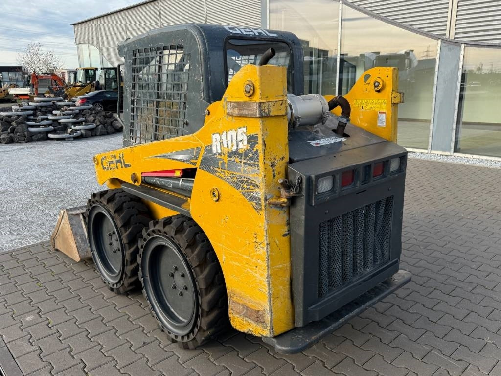 Gehl R 105 - Міні-навантажувач: фото 3 Gehl R 105 - Міні-навантажувач: фото 3