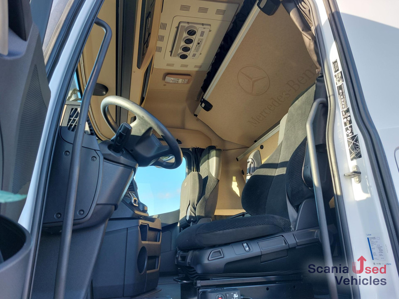 MERCEDES-BENZ 1845L Plane/Edscha NUR KOMPLETT m. ANH.!!! - Тентована вантажівка: фото 4 MERCEDES-BENZ 1845L Plane/Edscha NUR KOMPLETT m. ANH.!!! - Тентована вантажівка: фото 4