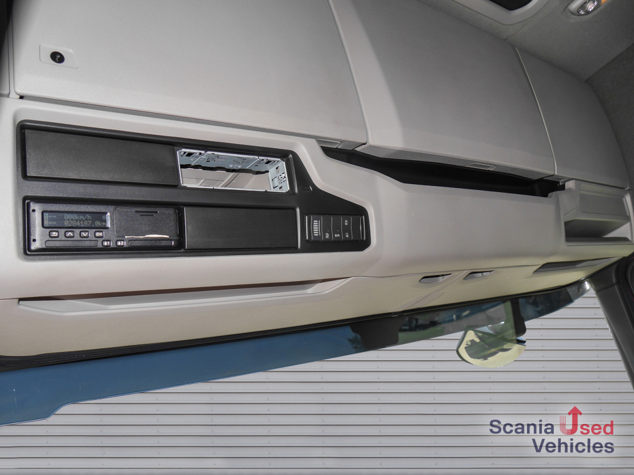 SCANIA R 410 B6x2*4NB - Pritsche / Plane / Hecktüren - - Тентована вантажівка: фото 5 SCANIA R 410 B6x2*4NB - Pritsche / Plane / Hecktüren - - Тентована вантажівка: фото 5