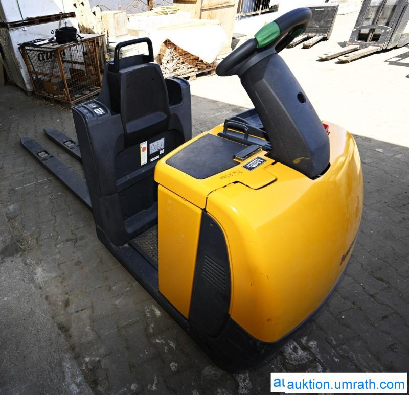 Комплектувальник замовлень Kommissionierer Jungheinrich ECE 225 mit 72 Betriebsstunden Hubwagen Ameise Elektrohubwagen: фото 1