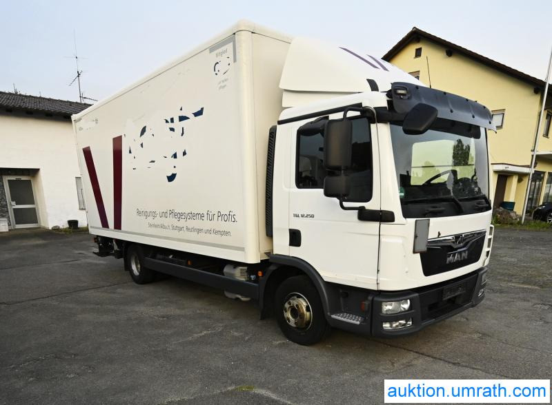 MAN MAN TGL 12.250 4x2 L/BL Koffer Ladebordwand Klimaautomatik NAVI Luftfederung Automatikgetriebe EURO 6 - Вантажівка з закритим кузовом: фото 4 MAN MAN TGL 12.250 4x2 L/BL Koffer Ladebordwand Klimaautomatik NAVI Luftfederung Automatikgetriebe EURO 6 - Вантажівка з закритим кузовом: фото 4