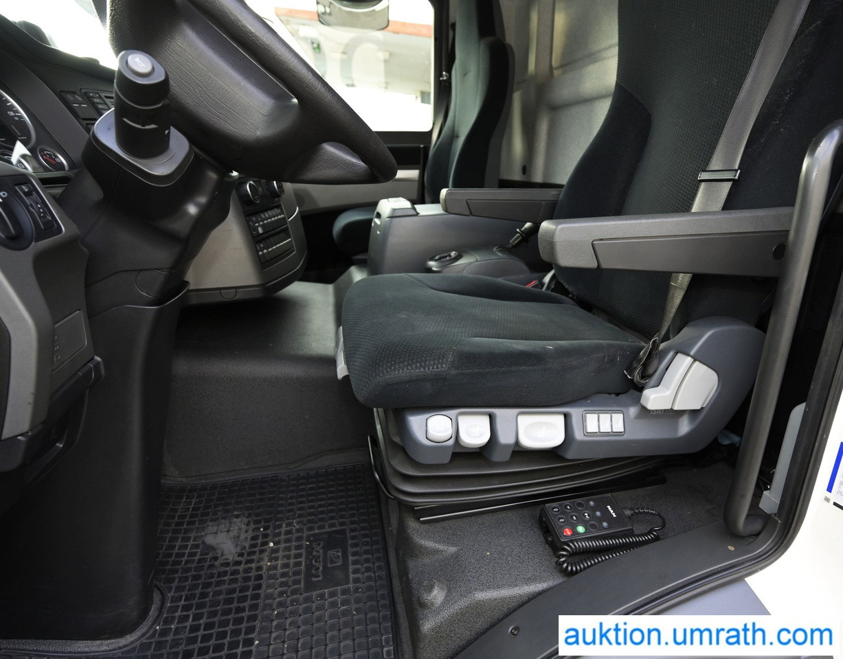 MAN TGL 12.250 4x2 L/BL Koffer Ladebordwand Klimaautomatik NAVI Luftfederung Automatikgetriebe EURO 6 в лізинг MAN TGL 12.250 4x2 L/BL Koffer Ladebordwand Klimaautomatik NAVI Luftfederung Automatikgetriebe EURO 6: фото 16