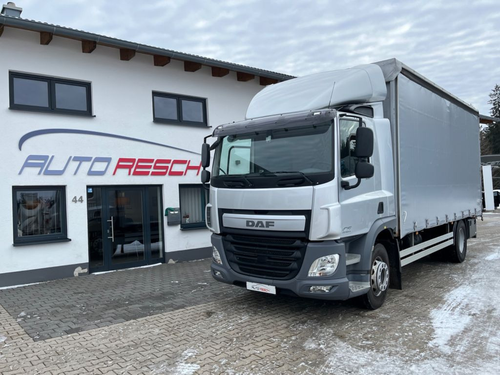 DAF CF 320FA Pritsche Schiebeplane original 87000KM - Тентована вантажівка: фото 1 DAF CF 320FA Pritsche Schiebeplane original 87000KM - Тентована вантажівка: фото 1