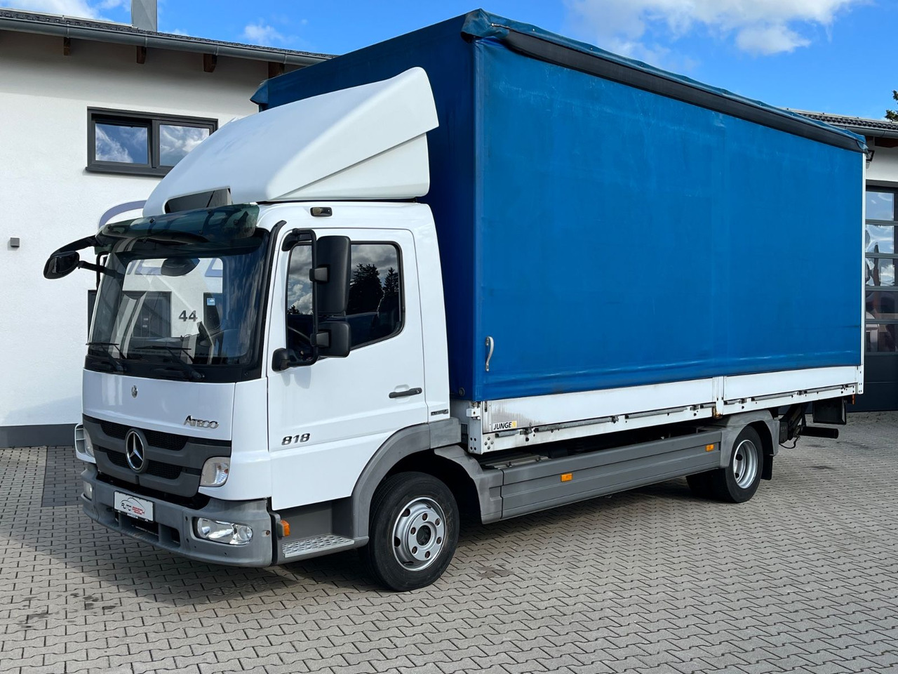 Mercedes-Benz Atego 818 Klima Sperre 74100KM 2,70 Ladehöhe - Тентований фургон: фото 1 Mercedes-Benz Atego 818 Klima Sperre 74100KM 2,70 Ladehöhe - Тентований фургон: фото 1
