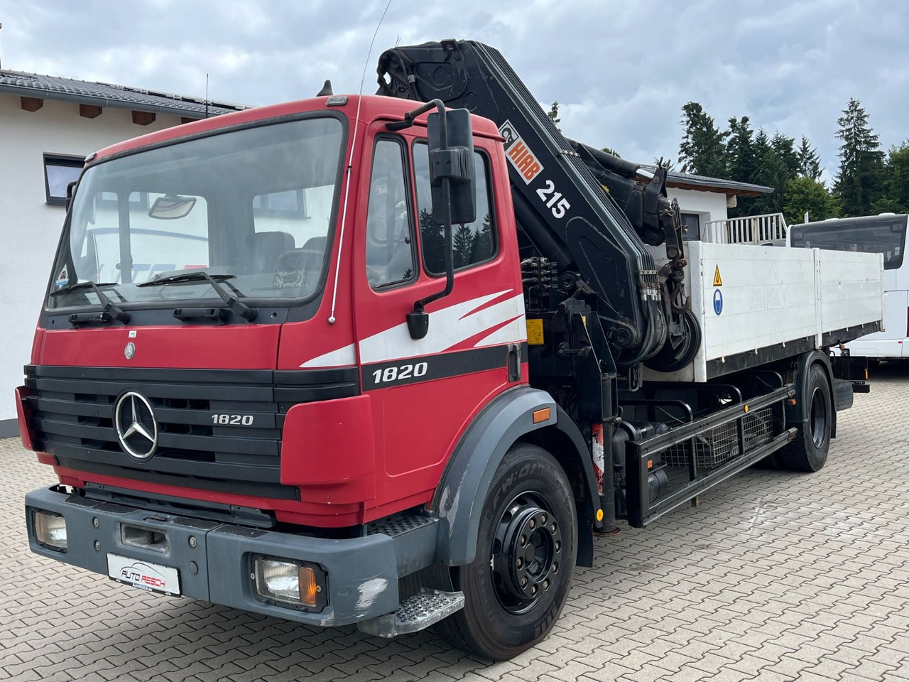Mercedes-Benz SK 1820 mit HIAB 215-5 mit Jib und Winde - Бортова вантажівка/ Платформа, Вантажівка з маніпулятором: фото 4 Mercedes-Benz SK 1820 mit HIAB 215-5 mit Jib und Winde - Бортова вантажівка/ Платформа, Вантажівка з маніпулятором: фото 4