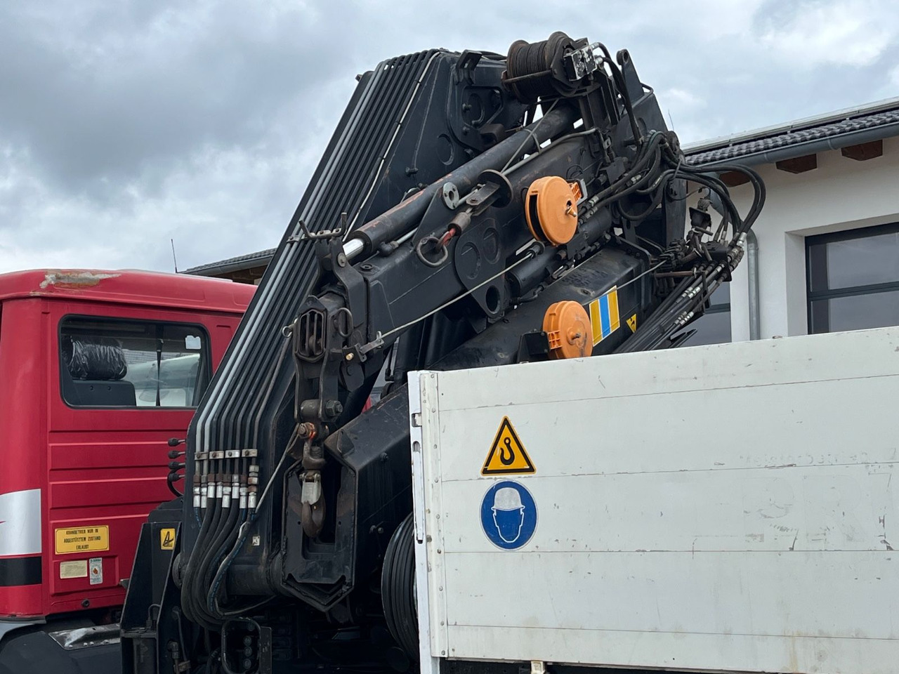 Mercedes-Benz SK 1820 mit HIAB 215-5 mit Jib und Winde - Бортова вантажівка/ Платформа, Вантажівка з маніпулятором: фото 5 Mercedes-Benz SK 1820 mit HIAB 215-5 mit Jib und Winde - Бортова вантажівка/ Платформа, Вантажівка з маніпулятором: фото 5