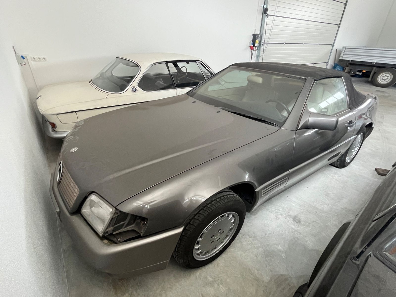 Mercedes-Benz SL 500 Deutsches Farhzeug aus 1. Hand ca. 60Tkm - Легковий автомобіль: фото 1 Mercedes-Benz SL 500 Deutsches Farhzeug aus 1. Hand ca. 60Tkm - Легковий автомобіль: фото 1