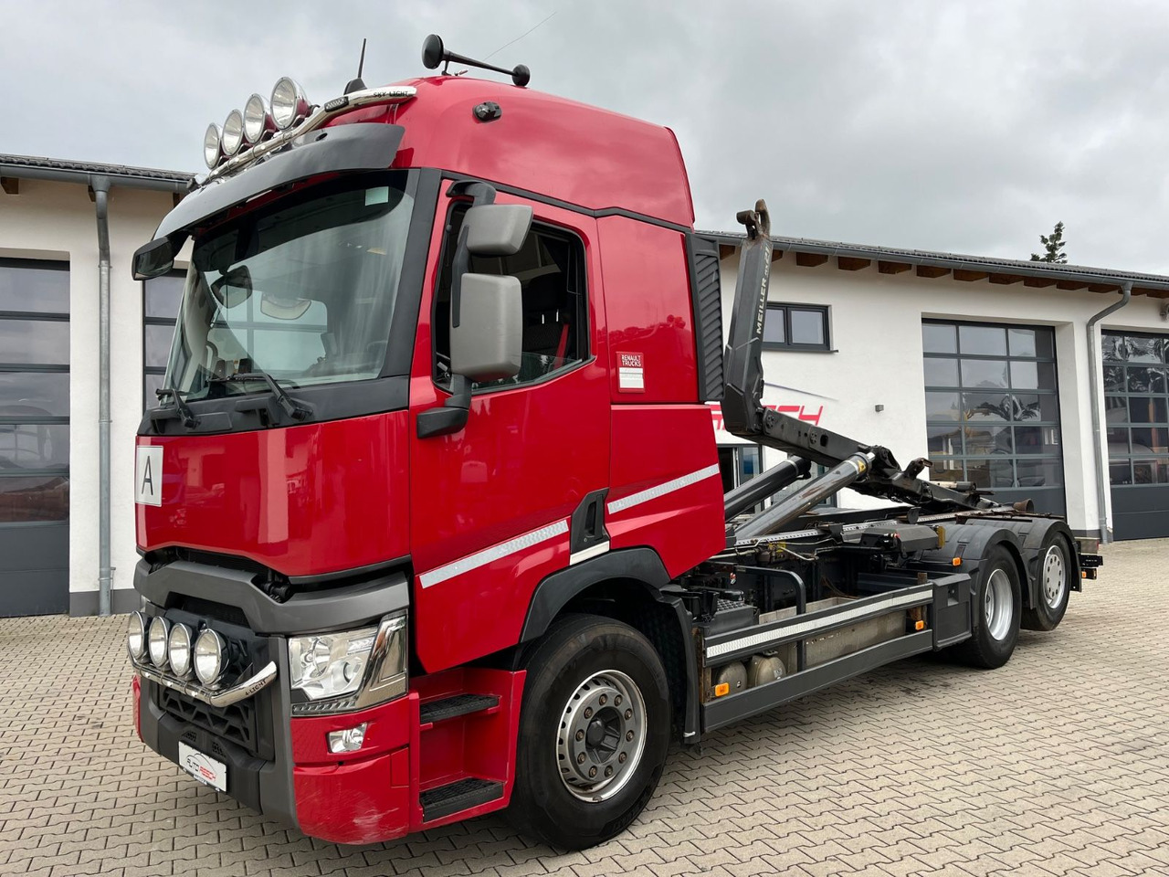 Renault T520 6x2 Meiller RS 21 Abrollkipper Lift Lenk - Гаковий мультиліфт вантажівка: фото 1 Renault T520 6x2 Meiller RS 21 Abrollkipper Lift Lenk - Гаковий мультиліфт вантажівка: фото 1