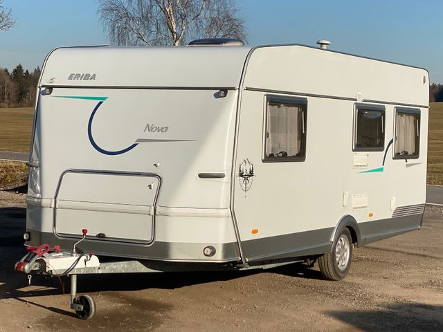 HYMER / ERIBA / HYMERCAR Nova 530 Swing mit Längsbetten und Moser, top Zu - Причіп дача: фото 3 HYMER / ERIBA / HYMERCAR Nova 530 Swing mit Längsbetten und Moser, top Zu - Причіп дача: фото 3