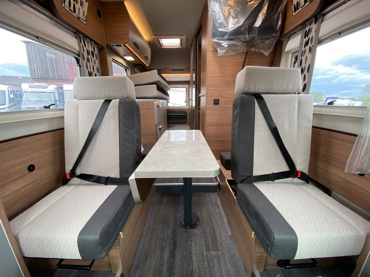 Напівінтегрований автобудинок Knaus Tourer Van 500 LT, slide Bett, 4 P. Zulassung: фото 9
