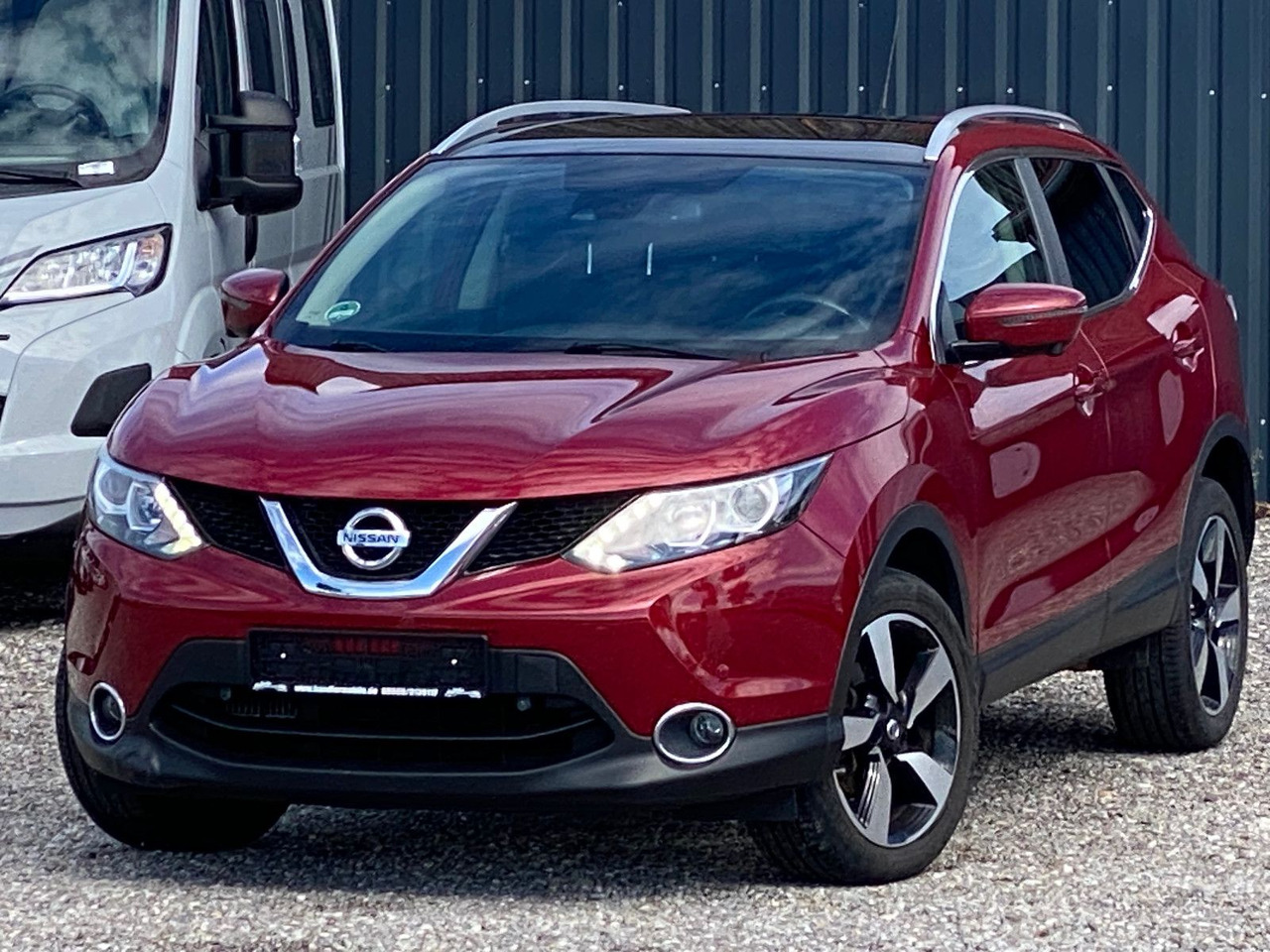 Nissan Qashqai 360° 4x4 - Позашляховик: фото 1 Nissan Qashqai 360° 4x4 - Позашляховик: фото 1