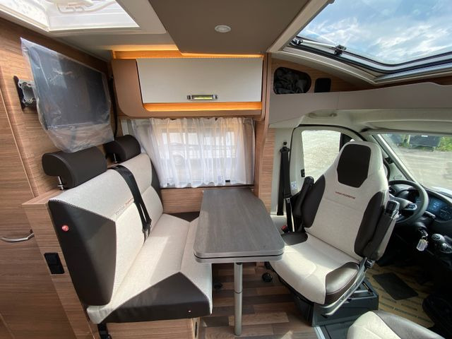 Новий Напівінтегрований автобудинок Weinsberg CaraCompact 600 MEG EDITION [PEPPER]25 Modell S7: фото 14