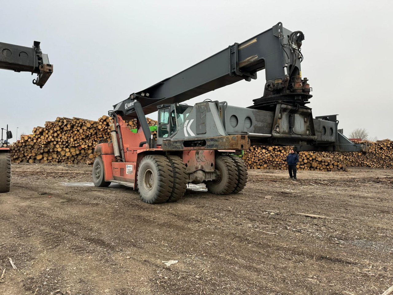 KALMAR DRF420-60S5 BJ: 2007 BStd: 32773h - Навантажувач контейнерний: фото 1 KALMAR DRF420-60S5 BJ: 2007 BStd: 32773h - Навантажувач контейнерний: фото 1