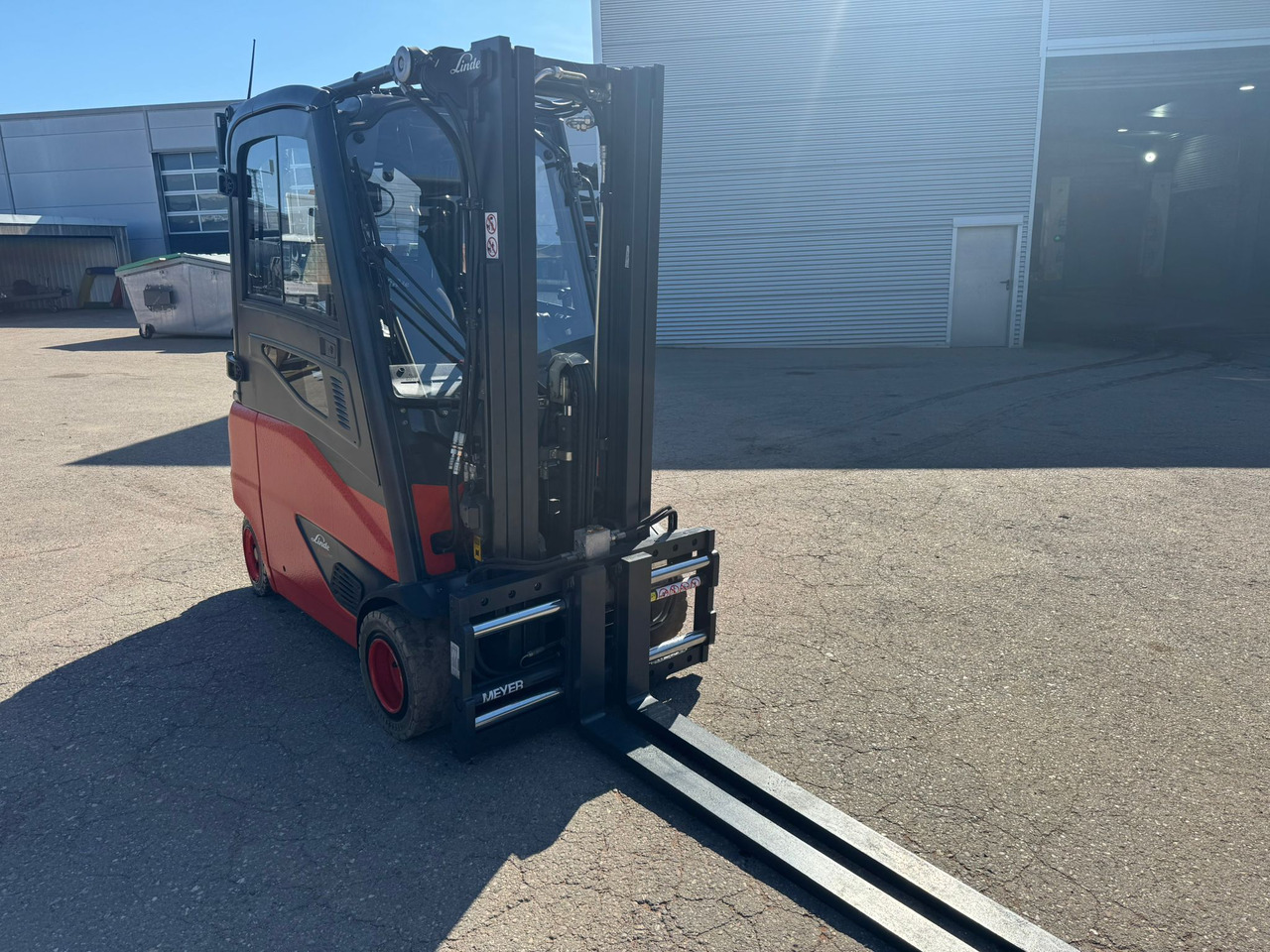 LINDE E20PHL-02 Elektro Triplex Kabine Heizung integriertes Ladegerät - Електронавантажувач: фото 2 LINDE E20PHL-02 Elektro Triplex Kabine Heizung integriertes Ladegerät - Електронавантажувач: фото 2