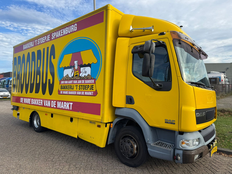 DAF LF 45.180 / Manual / Tail Lift / NL Truck - Вантажівка з закритим кузовом: фото 2 DAF LF 45.180 / Manual / Tail Lift / NL Truck - Вантажівка з закритим кузовом: фото 2