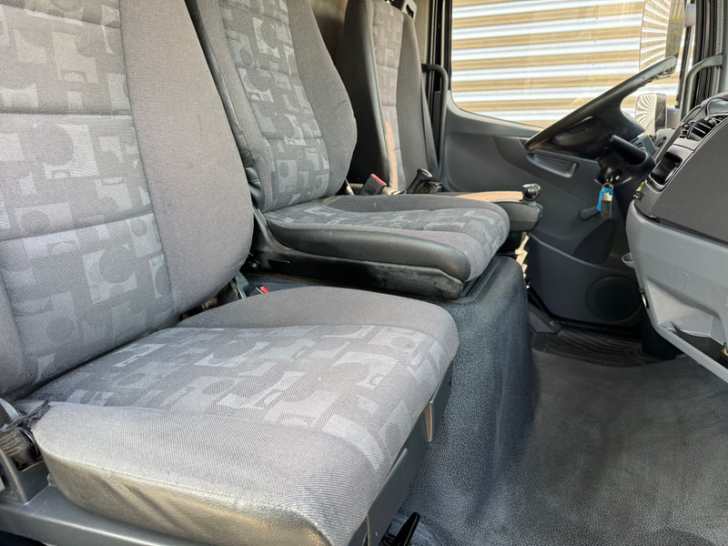 Вантажівка з закритим кузовом Mercedes-Benz Atego 8.180 / Euro 5 / Tail Lift / Belgium Truck: фото 16 Вантажівка з закритим кузовом Mercedes-Benz Atego 8.180 / Euro 5 / Tail Lift / Belgium Truck: фото 16