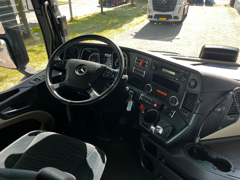Тягач Mercedes-Benz Actros 1843 / Retarder / Hydarulic / ADR: фото 8 Тягач Mercedes-Benz Actros 1843 / Retarder / Hydarulic / ADR: фото 8