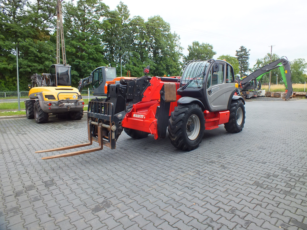 MANITOU MT1840 - Телескопічний фронтальний навантажувач в категорії Екскаватори: фото 1 MANITOU MT1840 - Телескопічний фронтальний навантажувач в категорії Екскаватори: фото 1