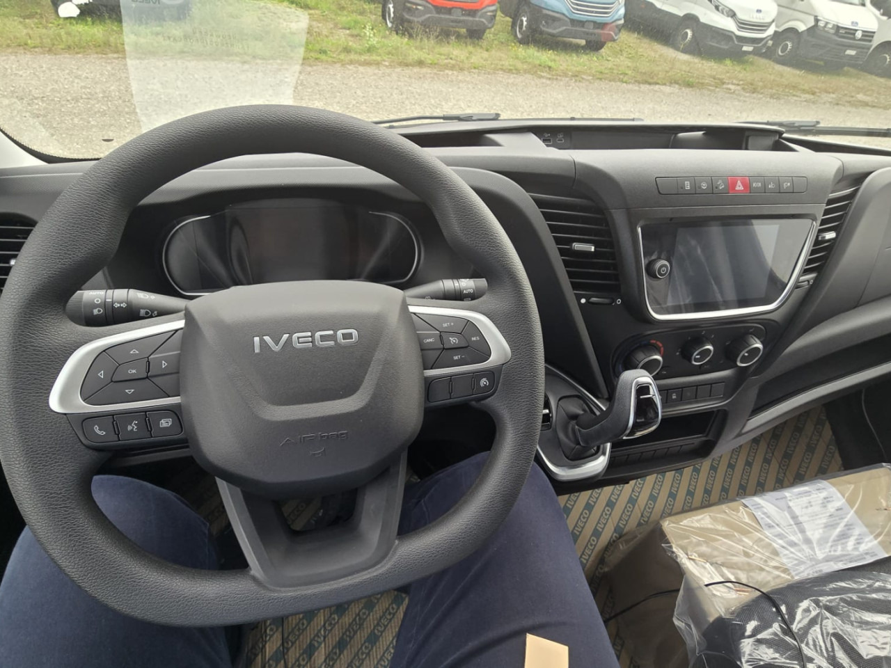 IVECO DAILY 35S14HA8 V -Tageseinlösung- - Суцільнометалевий фургон: фото 2 IVECO DAILY 35S14HA8 V -Tageseinlösung- - Суцільнометалевий фургон: фото 2
