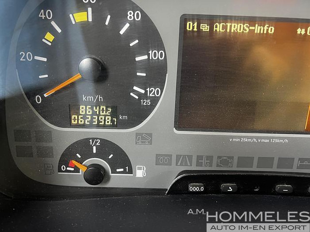 Bucher Municipal STKF 9500 4X4 - Підмітально-прибиральна машина: фото 2 Bucher Municipal STKF 9500 4X4 - Підмітально-прибиральна машина: фото 2