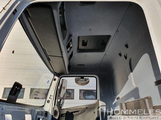 Новий Кабіна й інтер'єр Mercedes-Benz Atego: фото 8 Новий Кабіна й інтер'єр Mercedes-Benz Atego: фото 8