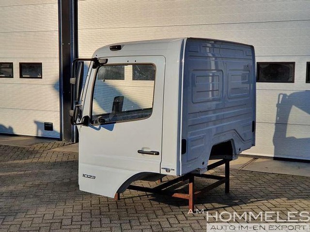 Новий Кабіна й інтер'єр Mercedes-Benz Atego: фото 7 Новий Кабіна й інтер'єр Mercedes-Benz Atego: фото 7