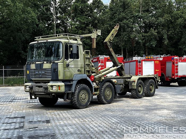 Вантажівка MAN 35.464 8x8 hooklift: фото 1