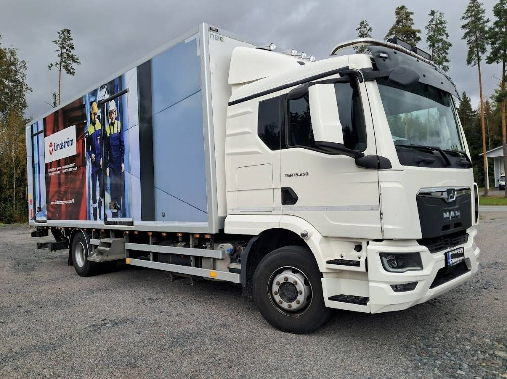 MAN TGM 15.250 - Вантажівка з закритим кузовом: фото 1 MAN TGM 15.250 - Вантажівка з закритим кузовом: фото 1