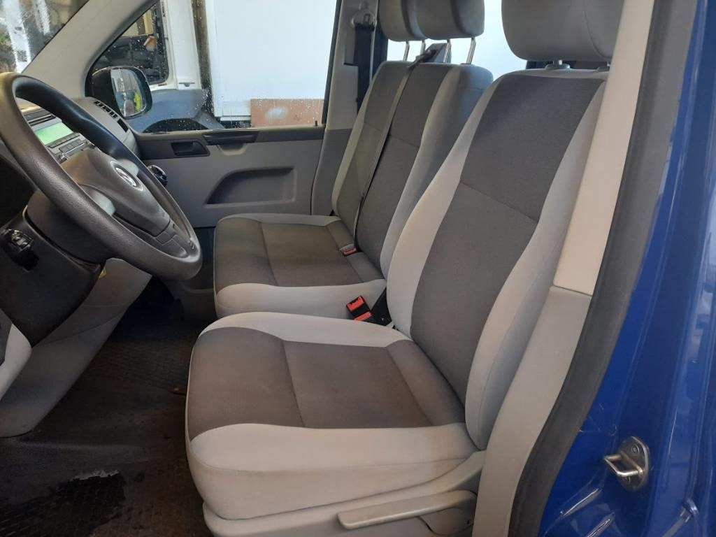 Volkswagen Transporter 2.0 TDI Doppel 6hlö alulava - Легка бортова вантажівка, Вантажопасажирський фургон: фото 4 Volkswagen Transporter 2.0 TDI Doppel 6hlö alulava - Легка бортова вантажівка, Вантажопасажирський фургон: фото 4