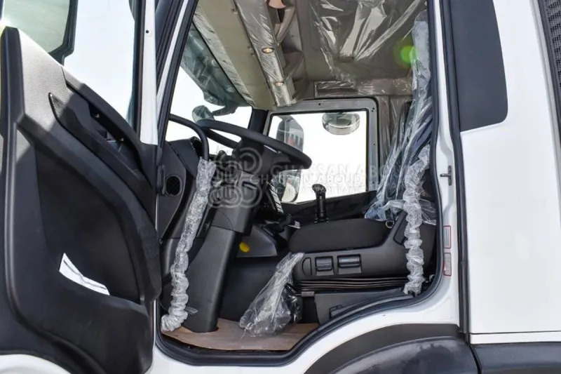 Iveco T-WAY AD380T47H 6x4 R24 Tyres Chassis - Barcelona Stock - Вантажівка шасі: фото 4 Iveco T-WAY AD380T47H 6x4 R24 Tyres Chassis - Barcelona Stock - Вантажівка шасі: фото 4