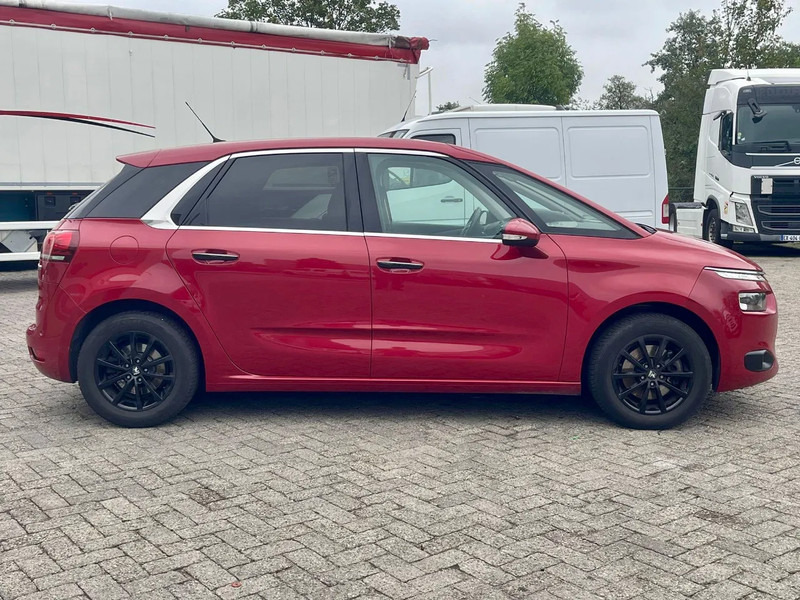 Citroën C4 Picasso REAR VIEW CAMERA, BLIND SPOT SENSOR, AUTO PARKING, FRONT & REAR PARKTRONIC, - Хетчбек: фото 4 Citroën C4 Picasso REAR VIEW CAMERA, BLIND SPOT SENSOR, AUTO PARKING, FRONT & REAR PARKTRONIC, - Хетчбек: фото 4