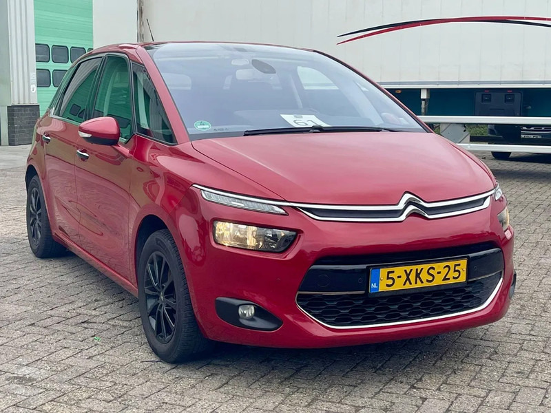 Citroën C4 Picasso REAR VIEW CAMERA, BLIND SPOT SENSOR, AUTO PARKING, FRONT & REAR PARKTRONIC, - Хетчбек: фото 3 Citroën C4 Picasso REAR VIEW CAMERA, BLIND SPOT SENSOR, AUTO PARKING, FRONT & REAR PARKTRONIC, - Хетчбек: фото 3