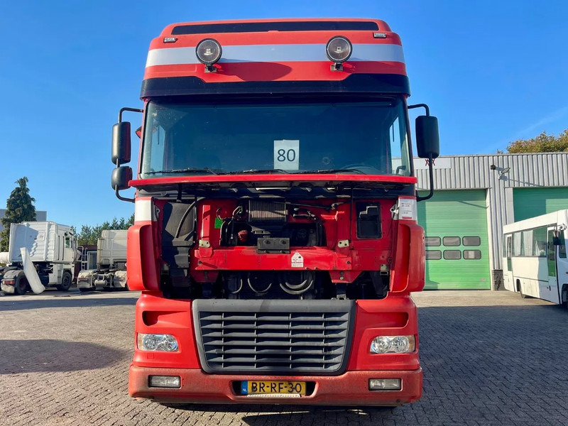 DAF XF 95.430 BERDEX 3 decks. Water, fans, Scales! Excellent condition. - Для перевезення худоби вантажівка: фото 4 DAF XF 95.430 BERDEX 3 decks. Water, fans, Scales! Excellent condition. - Для перевезення худоби вантажівка: фото 4