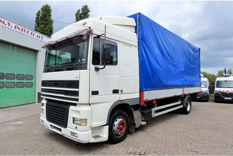 DAF XF 95.430 Manual diesel injection! Manual gearbox! - Тентована вантажівка: фото 2 DAF XF 95.430 Manual diesel injection! Manual gearbox! - Тентована вантажівка: фото 2