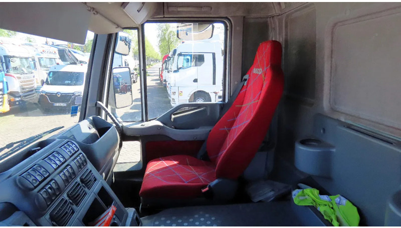 Вантажівка з закритим кузовом Iveco Stralis 310 8.60m box! Manual gerabox, Great state: фото 16