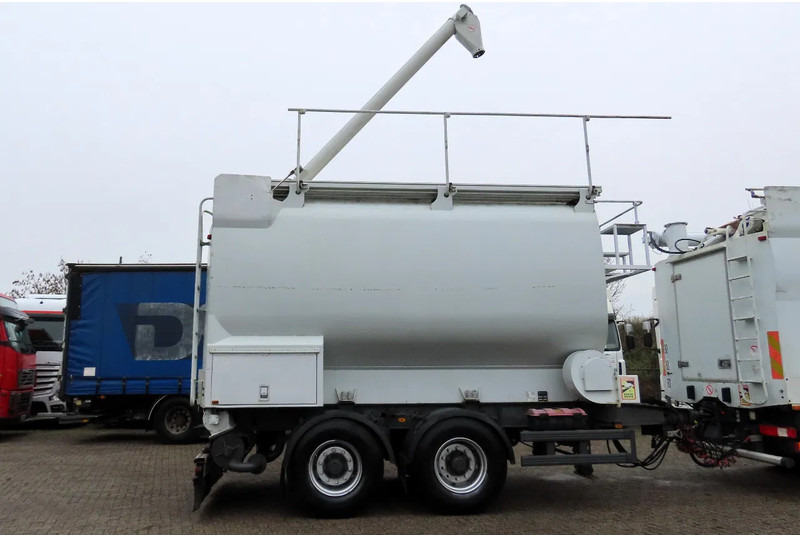 Samro AUGER + Air. 4 comp. - Причіп цистерна: фото 1 Samro AUGER + Air. 4 comp. - Причіп цистерна: фото 1
