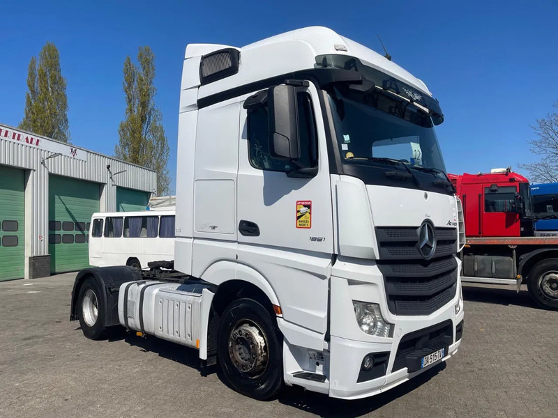 Mercedes-Benz Actros 1851 RETARDER, EVV, 831300 km original! RETARDER, 2 tanks - Тягач: фото 2 Mercedes-Benz Actros 1851 RETARDER, EVV, 831300 km original! RETARDER, 2 tanks - Тягач: фото 2