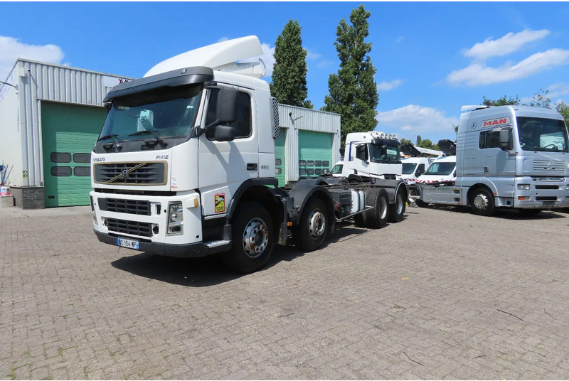 Volvo FM 12.380 8x4 FULL SPRING. 100% condition! - Вантажівка шасі: фото 1 Volvo FM 12.380 8x4 FULL SPRING. 100% condition! - Вантажівка шасі: фото 1