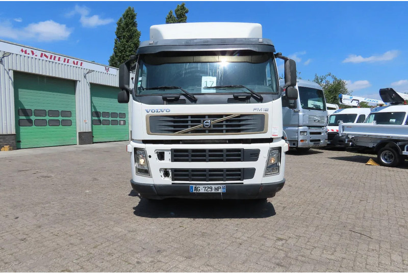 Volvo FM 380 8x4 FULL SPRING. 100% condition! - Вантажівка шасі: фото 2 Volvo FM 380 8x4 FULL SPRING. 100% condition! - Вантажівка шасі: фото 2